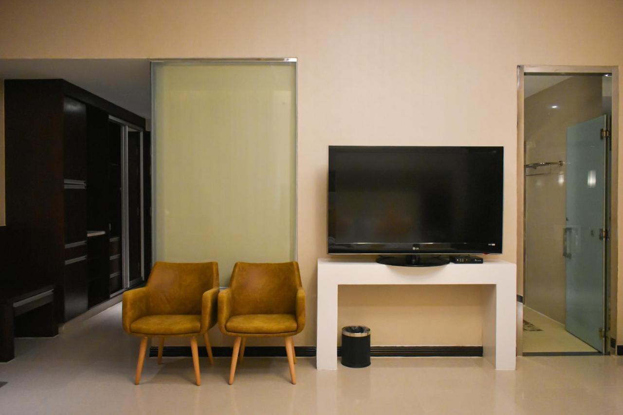 Mg Grand Hotel Olongapo Extérieur photo