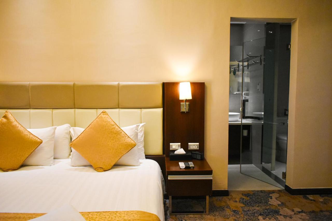 Mg Grand Hotel Olongapo Extérieur photo